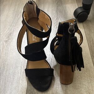 Splendid Black Heeled Sandals with Tassel